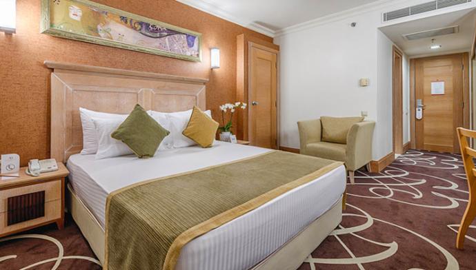 Интерьер номера 4 местный, 3 комнатный, Pasha Suite в отеле Alva Donna Exclusive Hotel & SPA. Белек