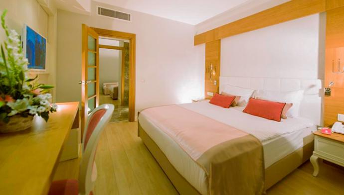4 местный, 2 комнатный, Family Room отеле Port Nature Luxury Resort Hotel & SPA. Белек