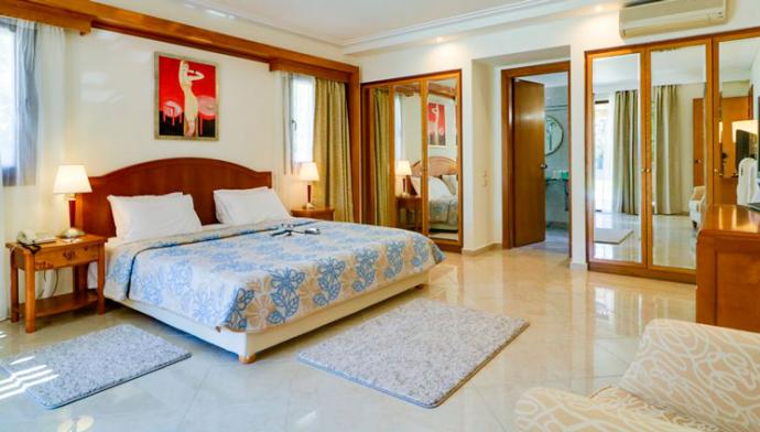 Номер Presidential Suite в отеле Aegean Melathron Thalasso Spa. Греция