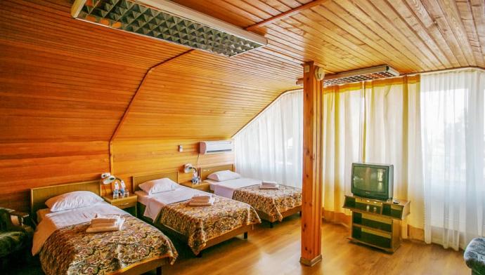 3 местный 1 комнатный Мансарда трипл, Коттедж СПА-отеля Русский Дом Дивный 43°39° города Сочи