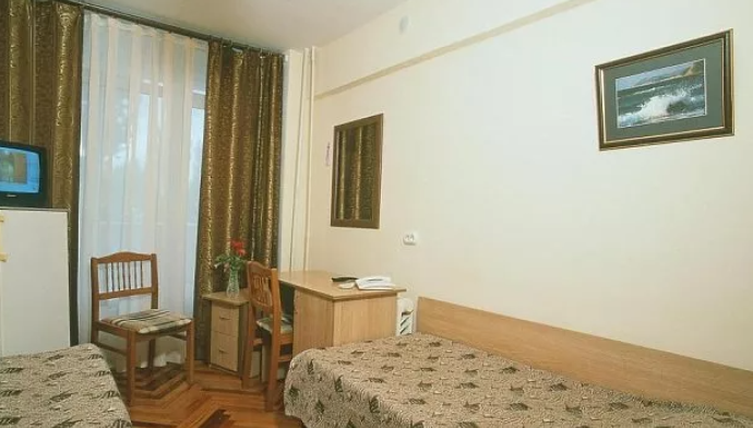 Санаторий Анапа, номер 2 местный 1 комнатный в арендованной гостинице по ул. Крымской 75